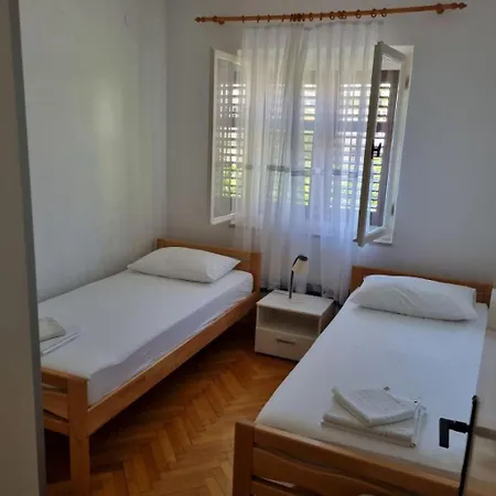 Smilja Apartamento Supetar